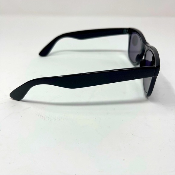 Reader 1.75‎ Sunglasses UV Protection Black Silver with Faux Crock Look Slip Bag - Picture 5 of 7